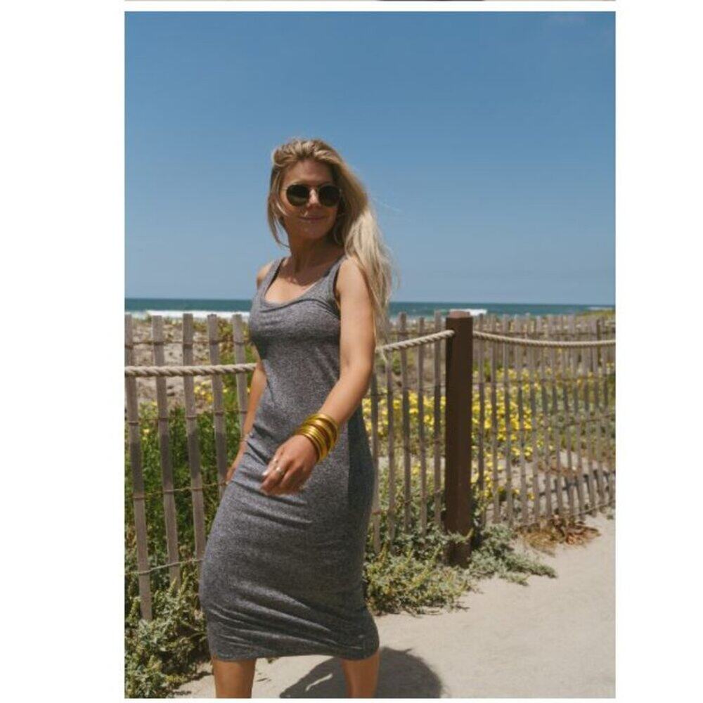 NEW Vuori Halo Essential Heather Gray Scoop-Neck Dress Sz S